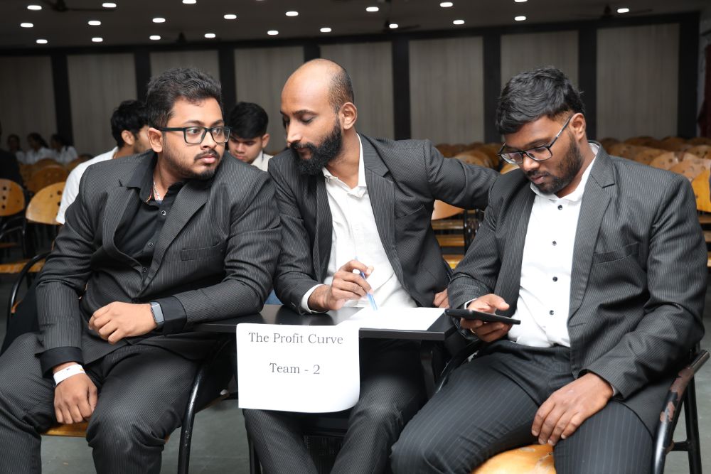 Team in consultation during a round